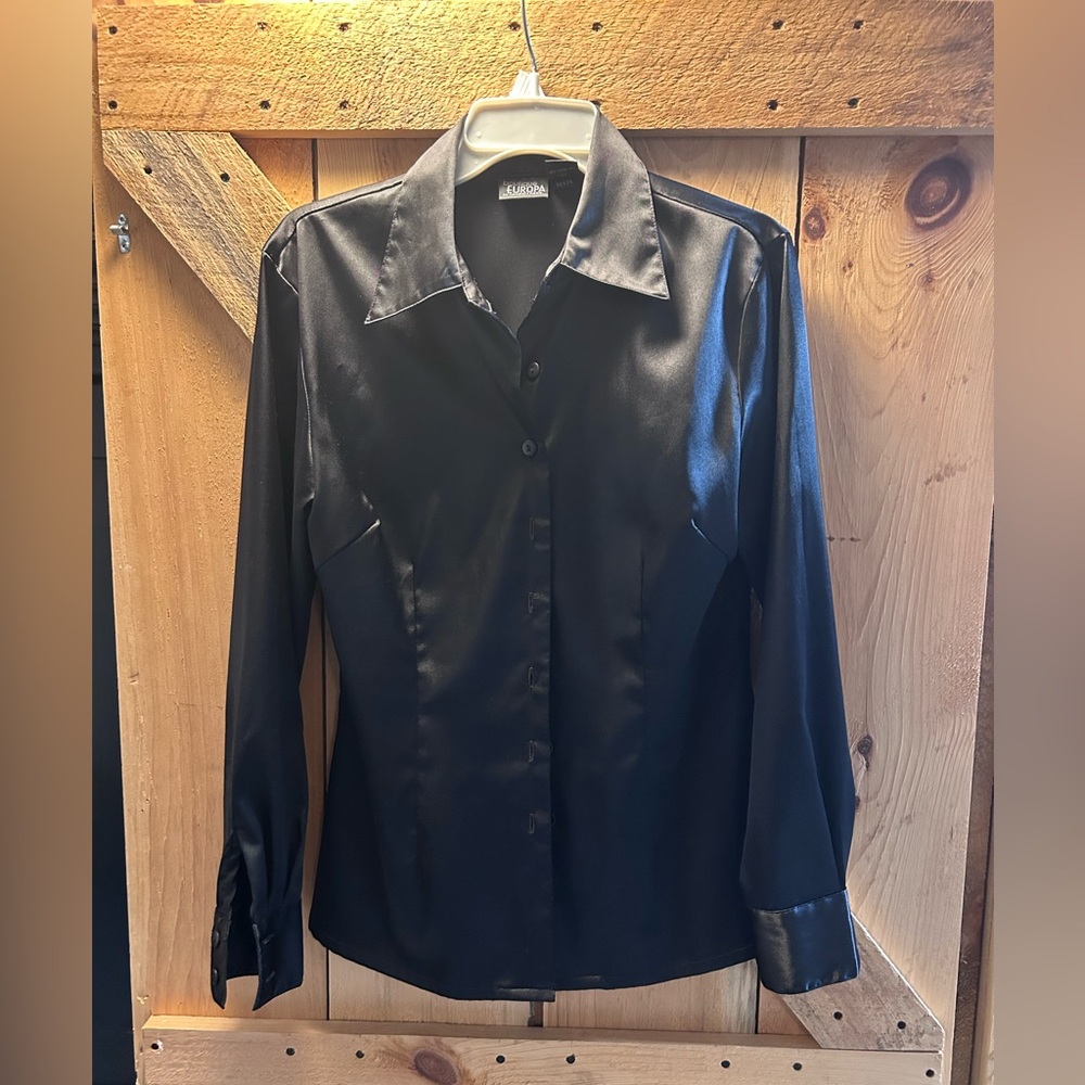 Boutique Europa by Newport News Black Satin Button-Up Fitted Tailored Shirt sz10